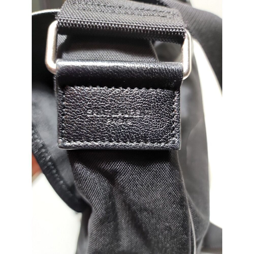 Saint Laurent Messenger Bag - Picture 8 of 9